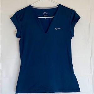 Women Nike Tennis Shirt/ Size: S